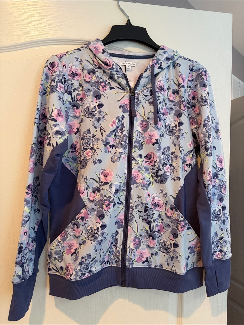 NWT Vera Bradley Active Hoodie Zip-Up Jacket in Fresh Cut Bouquet Pattern